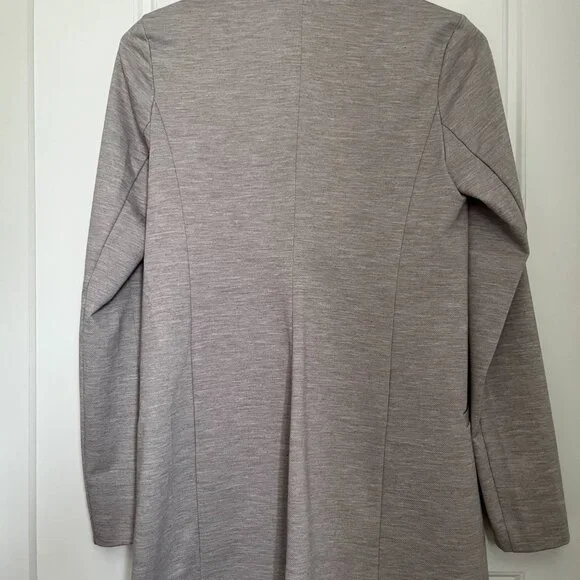 Blazer - Picture 2 of 4